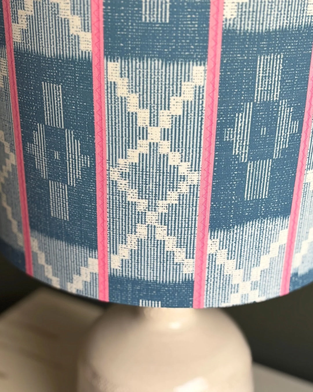 Modern Ceramic Table Lamp with Geometric Pattern Shade – Handmade Artistic Accent Lighting for Stylish Interiors