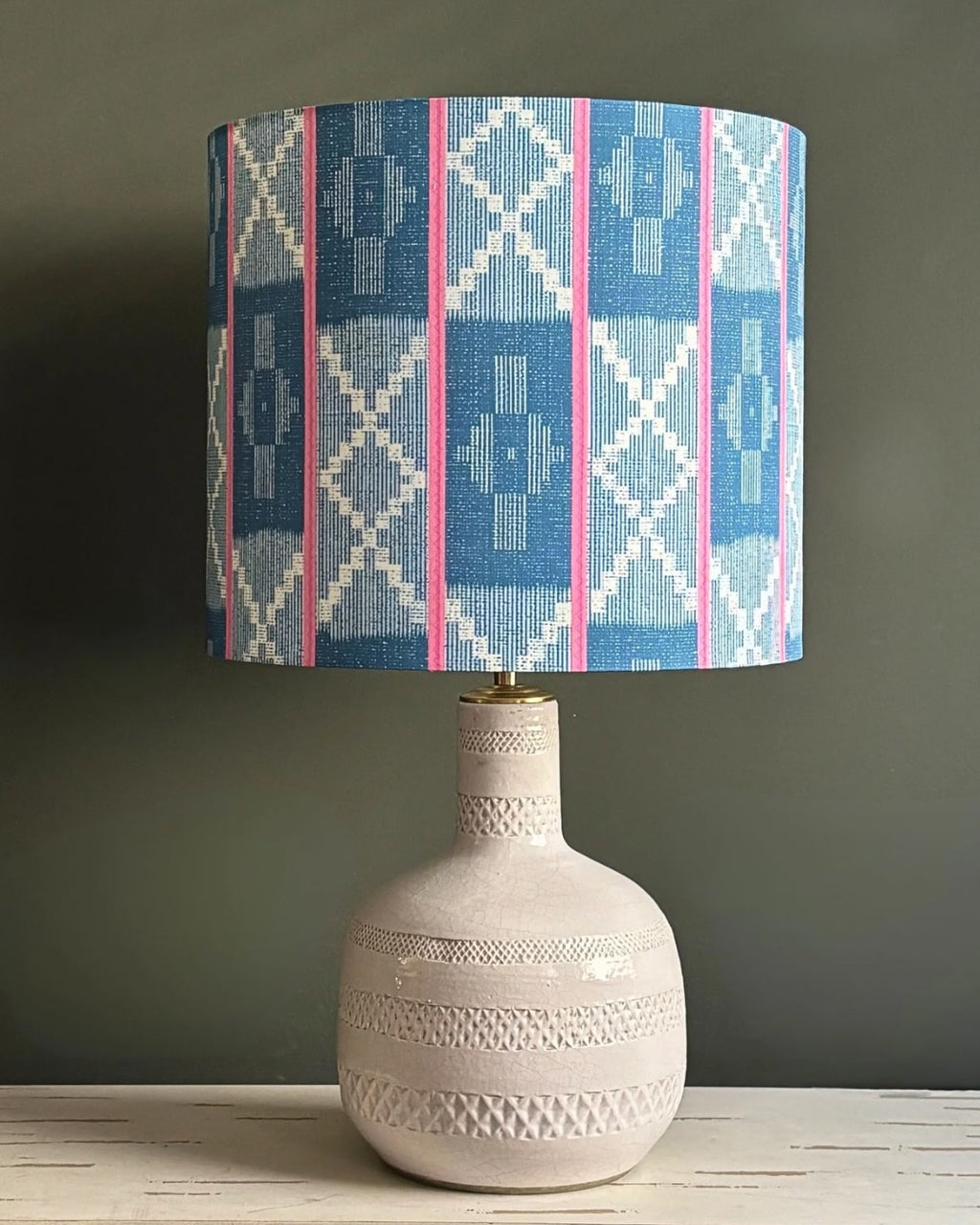 Modern Ceramic Table Lamp with Geometric Pattern Shade – Handmade Artistic Accent Lighting for Stylish Interiors
