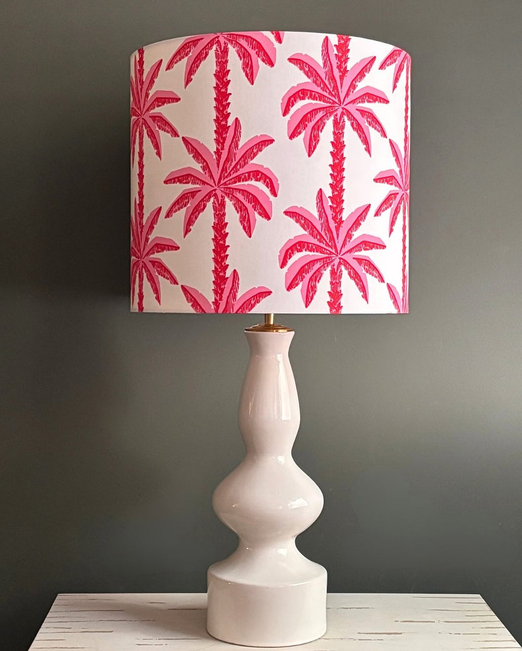 Handcrafted White Ceramic Table Lamp with Pink Palm Leaf Shade – Elegant Tropical Accent Lighting for Modern Homes