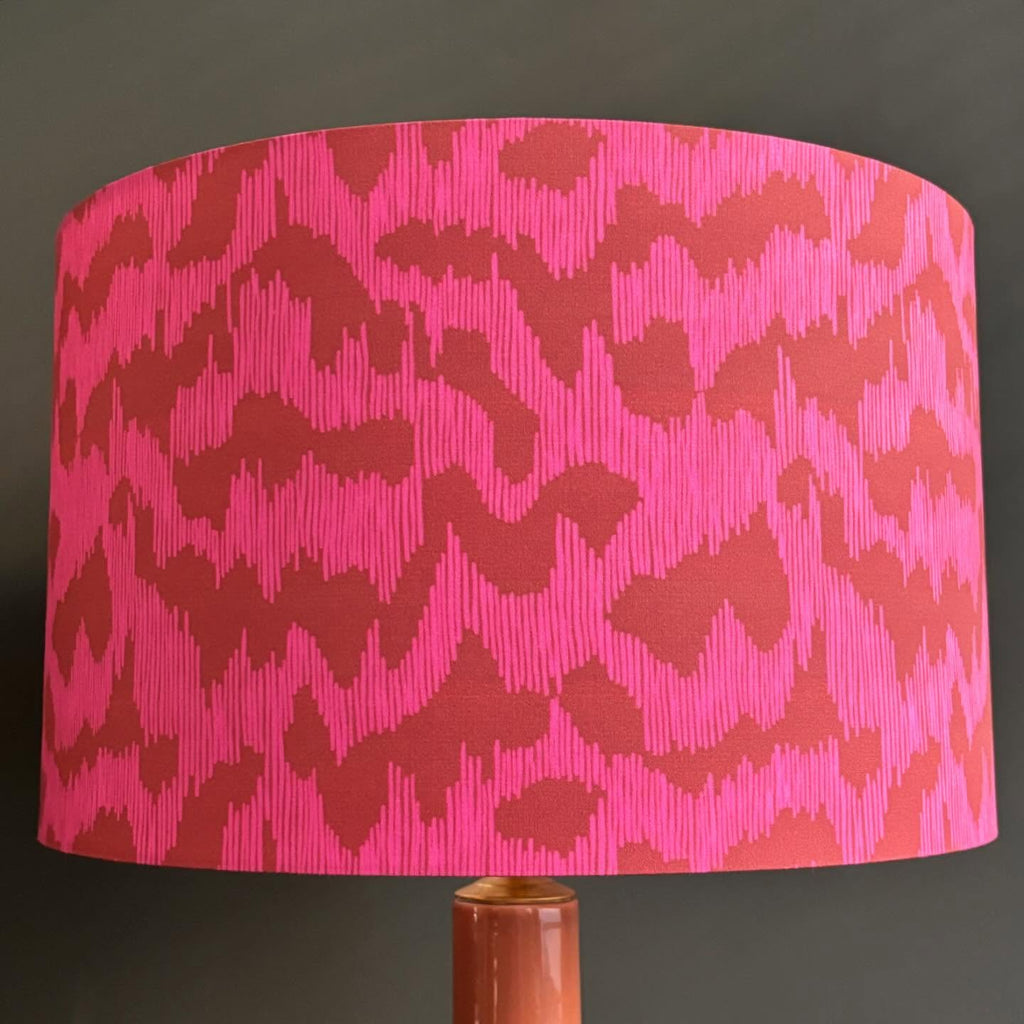 Modern Coral Ceramic Table Lamp with Pink Abstract Fabric Shade – Handmade Decorative Accent Light for Contemporary Interiors
