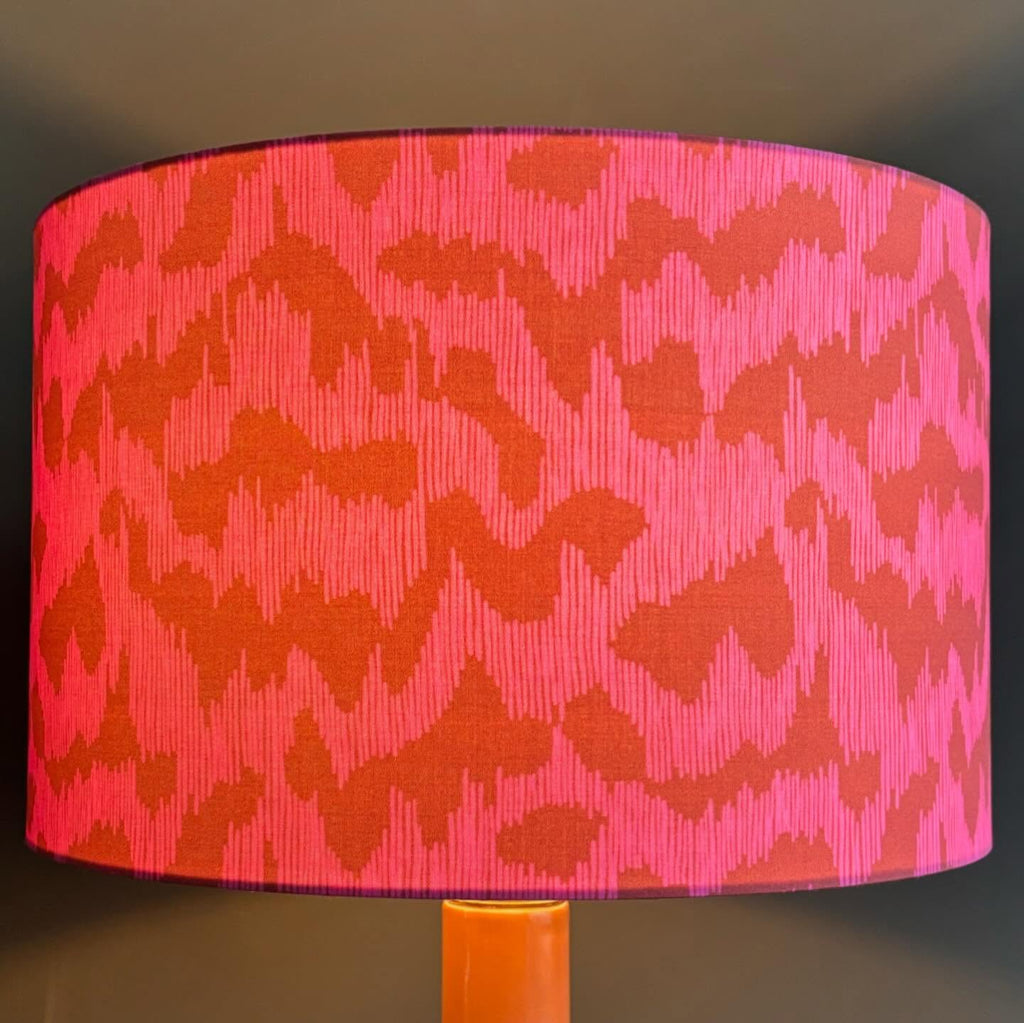 Modern Coral Ceramic Table Lamp with Pink Abstract Fabric Shade – Handmade Decorative Accent Light for Contemporary Interiors