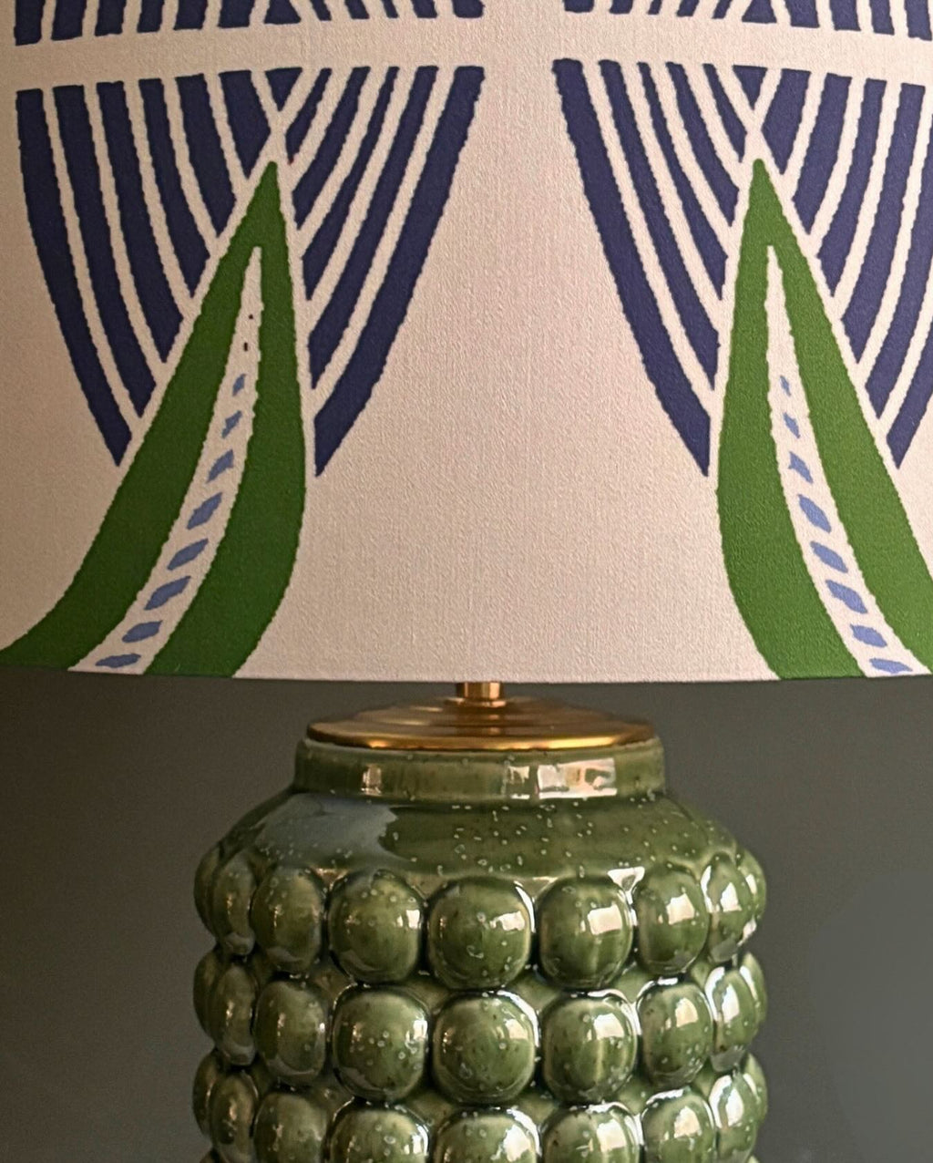 Handcrafted Ceramic Table Lamp with Art Deco Pattern Shade – Vintage Green Glazed Accent Lighting for Elegant Interiors