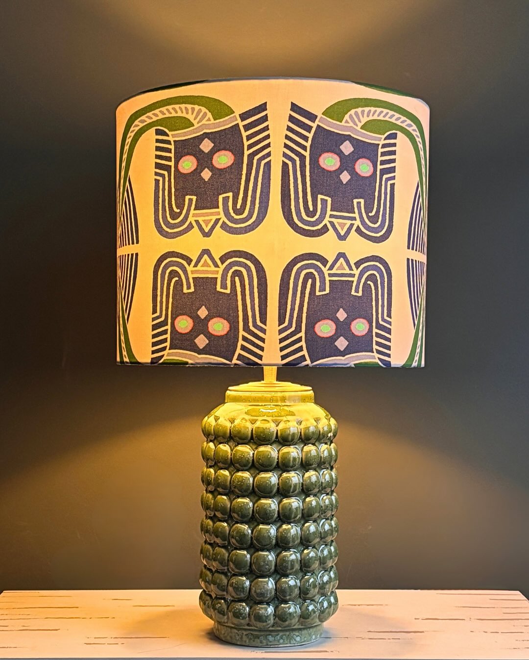 Handcrafted Ceramic Table Lamp with Art Deco Pattern Shade – Vintage Green Glazed Accent Lighting for Elegant Interiors